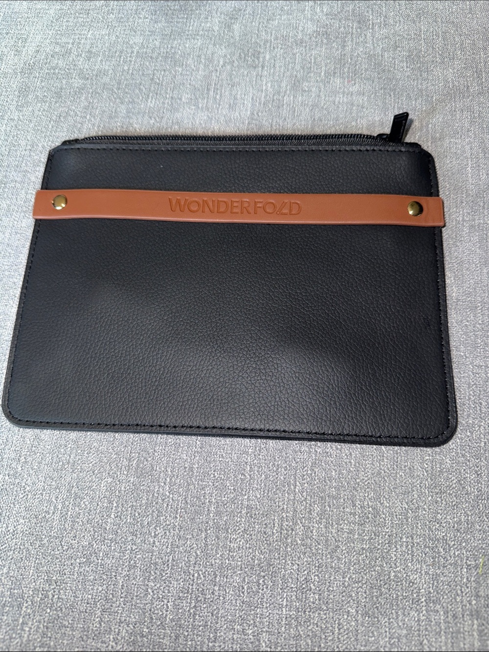 Wonderfold Black Leather magnetic Zip Pouch